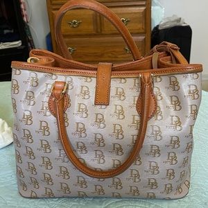 Sachets type bag - very neutral color